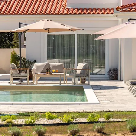 Emocija Zadarvilas Villa *